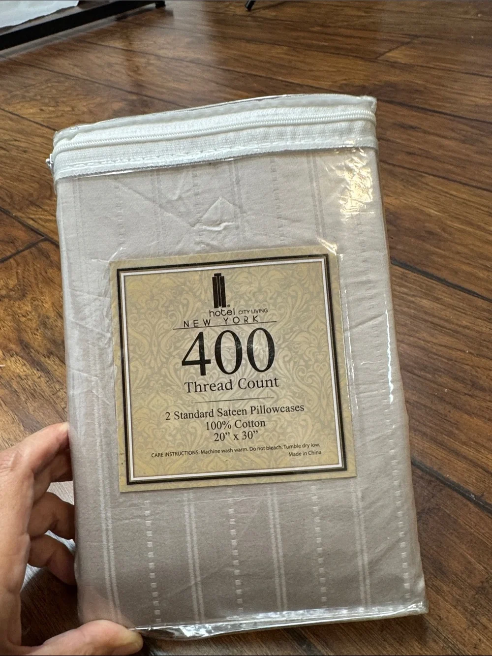 Hotel City Living New York 400 Thread Count Standard Pillowcases Set of 2 New